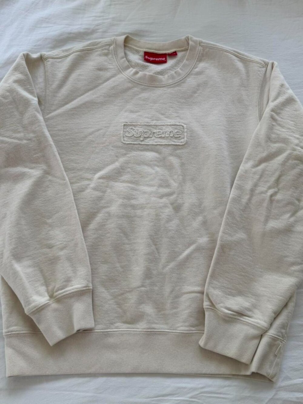 Supreme Men's Cream and White Sweatshirt